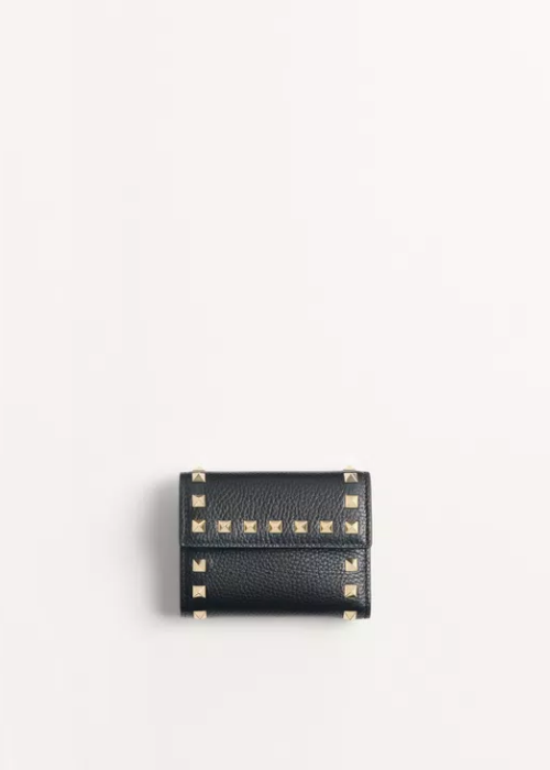 Rockstud Trifold Wallet In Grainy Calfskin 
